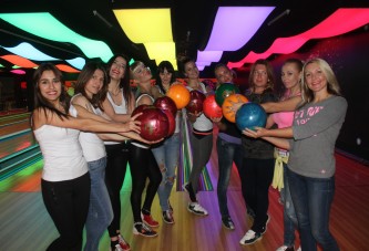 Antalya’lı MANKENLER’den çılgın bowling turnuvası