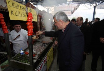 Başkan, Adana lezzetlerinden tattı