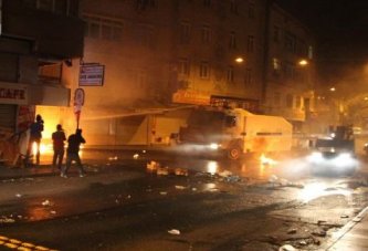 Beyoğlu'nda göstericilere polis müdahalesi!