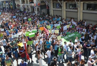 Beyoğlu'nda horonlu eylem