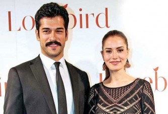 Burak Özçivit ile Fahriye Evcen villa bakıyor