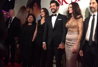 Burak Özçivit ve Fahriye Evcen artık her yerde el ele!