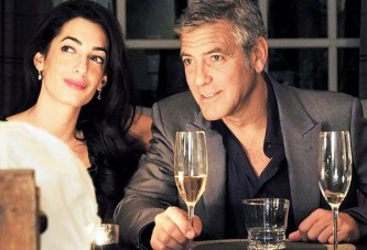 Clooney davetiyesine öyle bir şey yazdı ki...