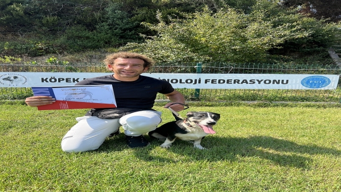 Diplomalı sokak köpeği Safiş, terapist olma yolunda ilerliyor...