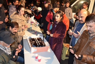 Dizi setinde Mevlid Kandili kutlaması