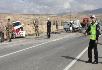 'Düğün yolunda' kaza: 1 ölü, 4 yaralı