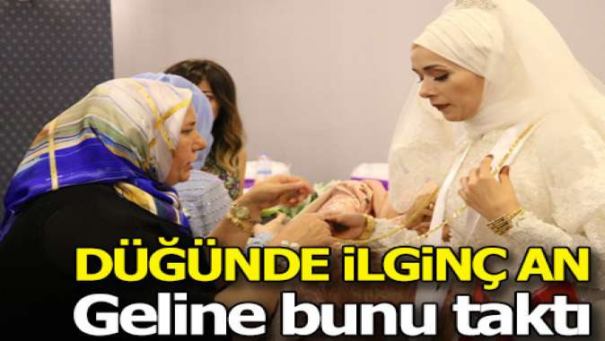 Düğünde ilginç an! Geline bunu taktı