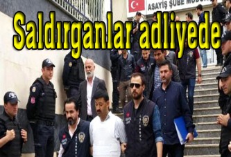 Dündar'a saldırı girişiminde, 5 kişi adliyeye sevk edildi