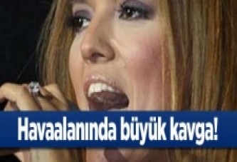 Havalimanında Demet Akalın kavgası