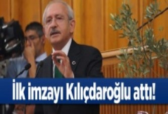 İhsanoğlu için ilk imza!