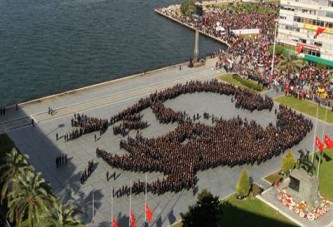 İnsan Selinden Atatürk portresi