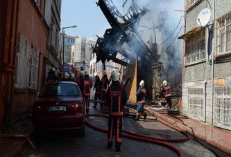 İtfaiye erleri ölümden kıl payı kurtuldu