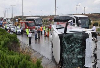 İzmir'de büyük kaza: 46 yaralı