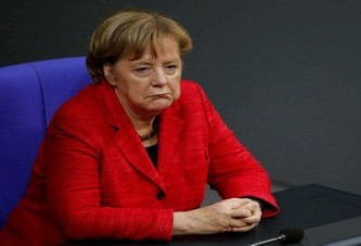 Merkel'e istifa çağrısı.