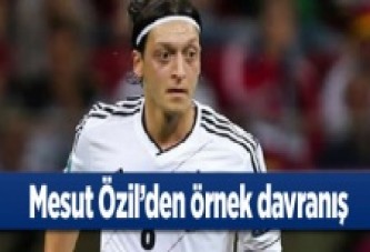 Mesut Özil'den örnek davranış