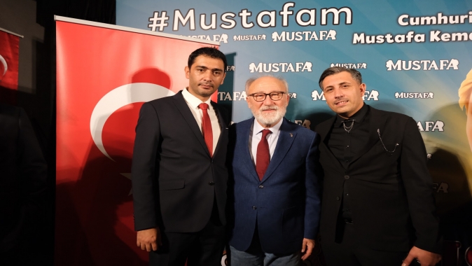 MUSTAFA FİLMİNİN İSTANBUL GALASINA YOĞUN İLGİ: ÇOCUKLAR ATATÜRK'ÜN ÇOCUKLUĞUNU BEYAZ PERDEDE İZLEDİ