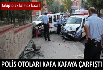 Polis otoları kafa kafaya çarpıştı