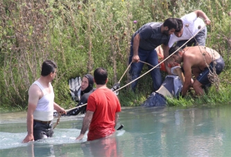 Sulama kanalına düşen araçtaki baba ile kızı boğuldu