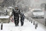 Ankara’ya mevsimin ilk karı düştü