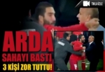 Arda Turan sahaya girdi