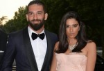 Arda Turan'dan düğün provası