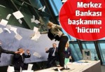 Avrupa Merkez Bankası Başkanı Draghi'ye konfetili 'saldırı'