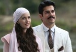 Burak Özçivit Fahriye Evcen'le aynı filmde