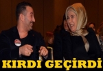 Cem Yılmaz kırdı geçirdi