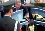 Erdoğan, çocuklara bayram harçlığı dağıttı