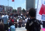 Gezi Parkı'nda namaz kılanları böyle korudular