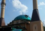 İstanbul Ahat Camii'ne havan topu isabet etti