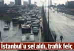 İstanbul'da yağmur E-5'i trafiğe kapadı