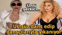 Lady Gaga simle yıkanıyor