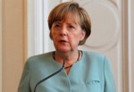 Merkel'den mayolu poz