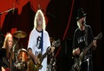 Neil Young İstanbul'da hayranlarıyla buluştu