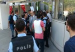 Rektör koruması polise ateş açtı