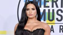 Ünlü şarkıcı Demi Lovato hastaneye kaldırıldı