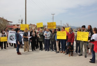 URLA’DA HAYVAN KATLİAMI PROTESTO EDİLDİ