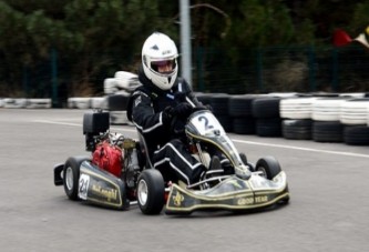 Yine go-kart faciası